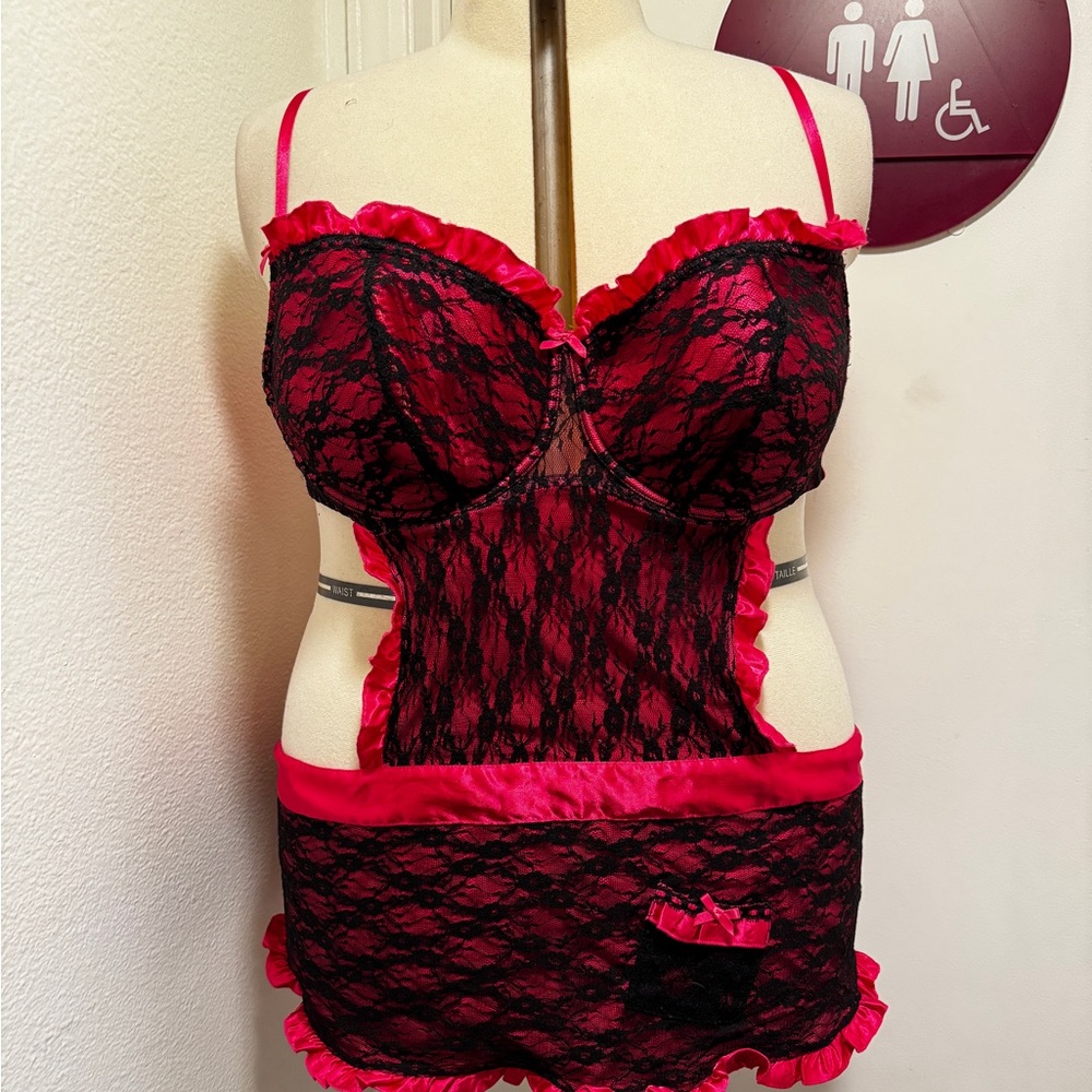 Cacique Black and Pink Chemise with Intricate Lace